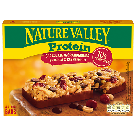 Barrette proteiche Nature Valley, al gusto di cioccolato e mirtilli rossi, con 10 g di proteine per barretta, 4 barrette per confezione.